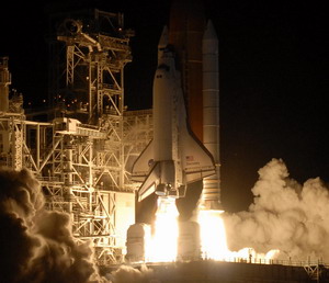 Shuttle Discovery STS-116 Night Launch, 2006-12-09